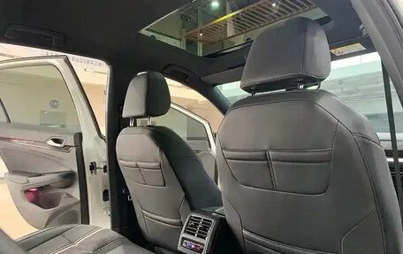 Volkswagen Golf VIII, 2023 год, 2 400 000 рублей, 10 фотография