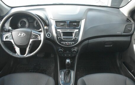 Hyundai Solaris II рестайлинг, 2015 год, 920 000 рублей, 12 фотография