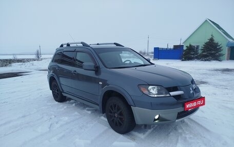 Mitsubishi Outlander III рестайлинг 3, 2004 год, 1 099 000 рублей, 3 фотография
