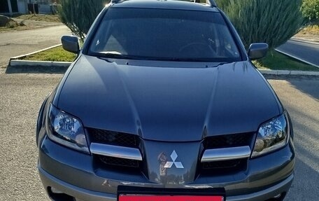 Mitsubishi Outlander III рестайлинг 3, 2004 год, 1 099 000 рублей, 13 фотография