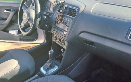 Volkswagen Polo VI (EU Market), 2012 год, 700 000 рублей, 3 фотография