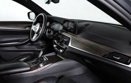 BMW 5 серия, 2019 год, 4 727 000 рублей, 11 фотография