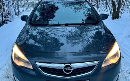 Opel Astra J, 2011 год, 750 000 рублей, 1 фотография