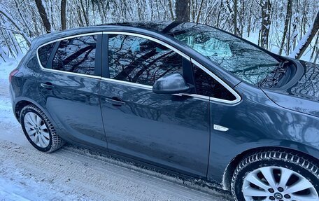 Opel Astra J, 2011 год, 750 000 рублей, 3 фотография