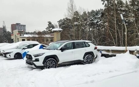 Toyota RAV4, 2025 год, 4 400 000 рублей, 4 фотография