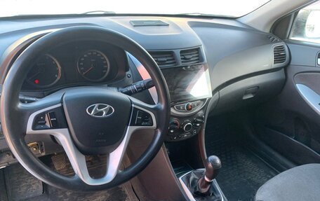 Hyundai Solaris II рестайлинг, 2011 год, 510 000 рублей, 11 фотография