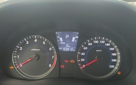 Hyundai Solaris II рестайлинг, 2011 год, 750 000 рублей, 2 фотография