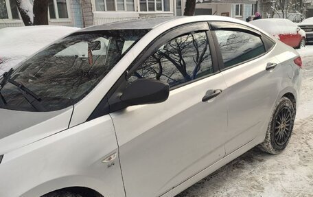 Hyundai Solaris II рестайлинг, 2011 год, 750 000 рублей, 6 фотография