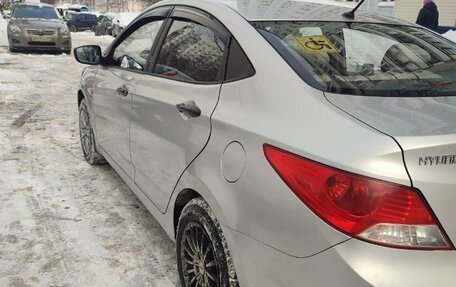 Hyundai Solaris II рестайлинг, 2011 год, 750 000 рублей, 14 фотография