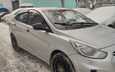 Hyundai Solaris II рестайлинг, 2011 год, 750 000 рублей, 12 фотография
