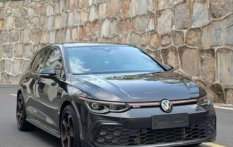 Volkswagen Golf GTI, 2024 год, 4 630 000 рублей, 3 фотография