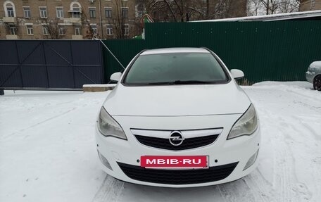 Opel Astra J, 2011 год, 600 000 рублей, 2 фотография