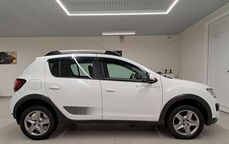 Renault Sandero II рестайлинг, 2018 год, 1 072 000 рублей, 5 фотография