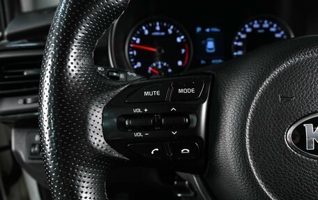 KIA Stonic, 2020 год, 1 889 000 рублей, 12 фотография