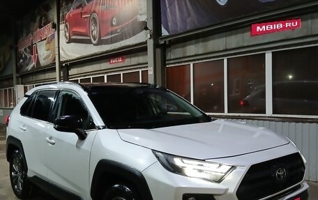 Toyota RAV4, 2024 год, 3 900 000 рублей, 1 фотография