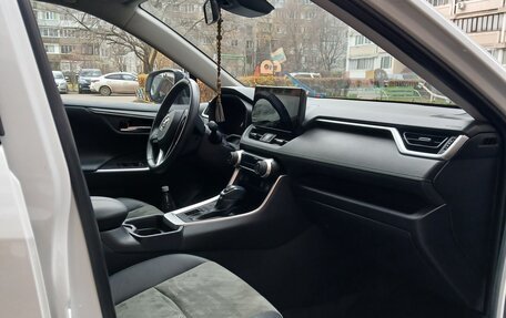 Toyota RAV4, 2024 год, 3 900 000 рублей, 8 фотография