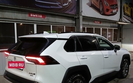 Toyota RAV4, 2024 год, 3 900 000 рублей, 11 фотография