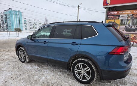 Volkswagen Tiguan II, 2018 год, 2 500 000 рублей, 5 фотография