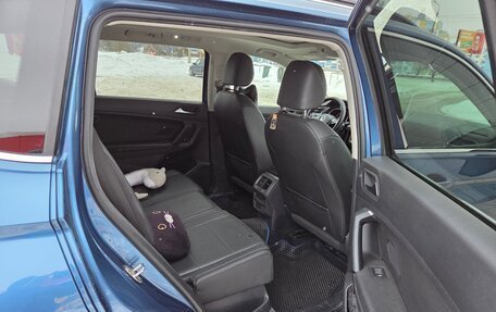 Volkswagen Tiguan II, 2018 год, 2 500 000 рублей, 6 фотография