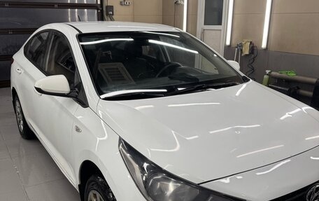 Hyundai Solaris II рестайлинг, 2018 год, 740 000 рублей, 3 фотография