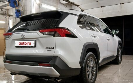 Toyota RAV4, 2024 год, 3 900 000 рублей, 4 фотография