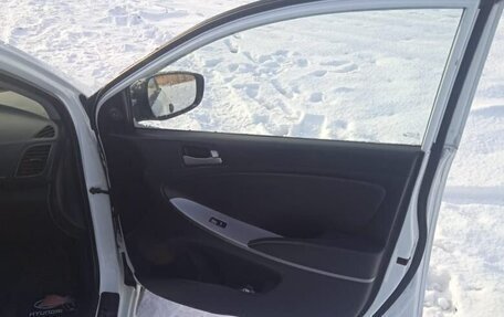 Hyundai Solaris II рестайлинг, 2016 год, 699 000 рублей, 10 фотография