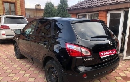 Nissan Qashqai, 2010 год, 850 000 рублей, 2 фотография