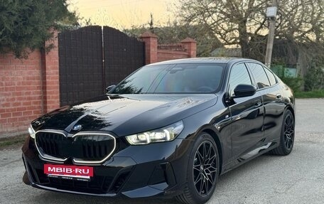 BMW 5 серия, 2023 год, 6 500 000 рублей, 3 фотография