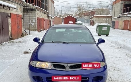 Mitsubishi Carisma I, 1995 год, 145 000 рублей, 8 фотография
