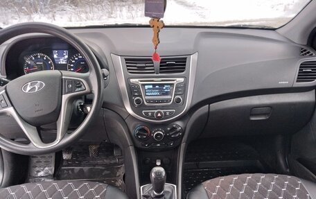 Hyundai Solaris II рестайлинг, 2014 год, 1 000 000 рублей, 6 фотография