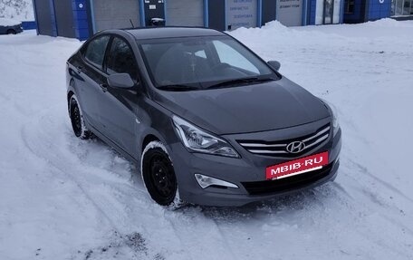 Hyundai Solaris II рестайлинг, 2014 год, 1 000 000 рублей, 2 фотография