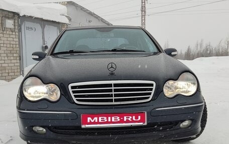 Mercedes-Benz C-Класс, 2002 год, 650 000 рублей, 1 фотография