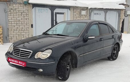 Mercedes-Benz C-Класс, 2002 год, 650 000 рублей, 3 фотография