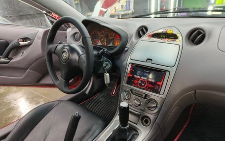 Toyota Celica VII рестайлинг, 1999 год, 830 000 рублей, 9 фотография