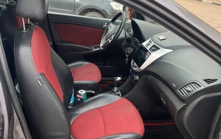 Hyundai Solaris II рестайлинг, 2011 год, 750 000 рублей, 10 фотография