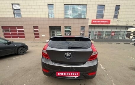 Hyundai Solaris II рестайлинг, 2011 год, 750 000 рублей, 7 фотография