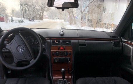 Mercedes-Benz E-Класс, 1996 год, 365 000 рублей, 7 фотография