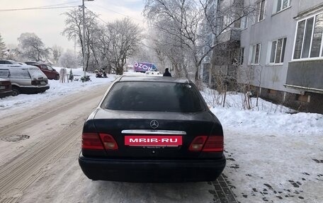 Mercedes-Benz E-Класс, 1996 год, 365 000 рублей, 4 фотография