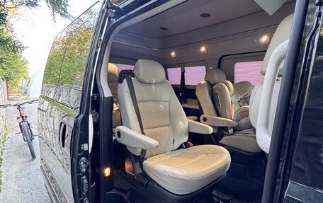 Hyundai Grand Starex Grand Starex I рестайлинг 2, 2019 год, 3 900 000 рублей, 9 фотография