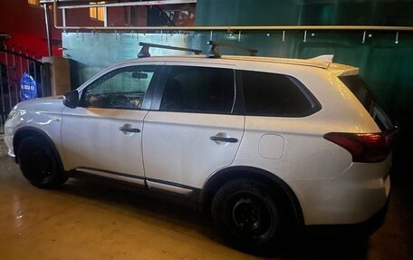 Mitsubishi Outlander III рестайлинг 3, 2021 год, 2 150 000 рублей, 2 фотография