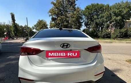 Hyundai Solaris II рестайлинг, 2017 год, 1 250 000 рублей, 2 фотография