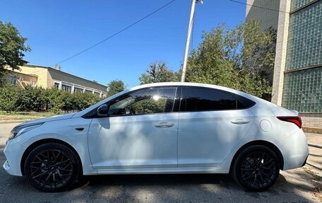 Hyundai Solaris II рестайлинг, 2017 год, 1 250 000 рублей, 5 фотография