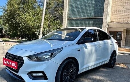Hyundai Solaris II рестайлинг, 2017 год, 1 250 000 рублей, 3 фотография