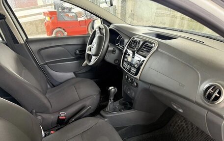 Renault Logan II, 2020 год, 800 000 рублей, 2 фотография