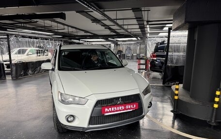 Mitsubishi Outlander III рестайлинг 3, 2011 год, 1 150 000 рублей, 13 фотография
