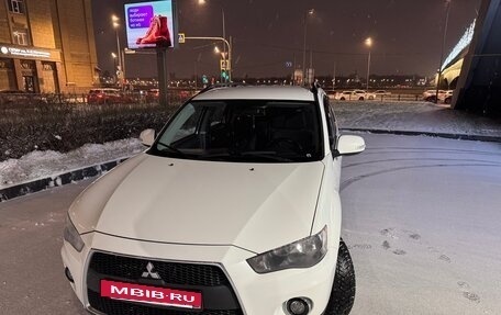 Mitsubishi Outlander III рестайлинг 3, 2011 год, 1 150 000 рублей, 4 фотография