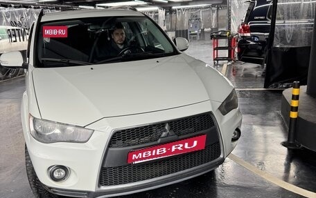 Mitsubishi Outlander III рестайлинг 3, 2011 год, 1 150 000 рублей, 10 фотография