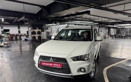 Mitsubishi Outlander III рестайлинг 3, 2011 год, 1 150 000 рублей, 16 фотография