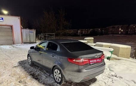 KIA Rio III рестайлинг, 2013 год, 1 100 000 рублей, 24 фотография