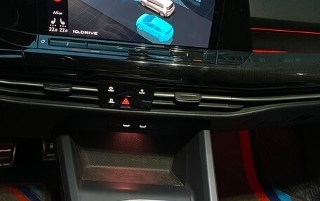 Volkswagen Golf VIII, 2021 год, 2 800 000 рублей, 20 фотография